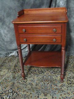 BEAUTIFUL SOLID CHERRY SIGNED WILLETT NIGHTSTAND TABLE