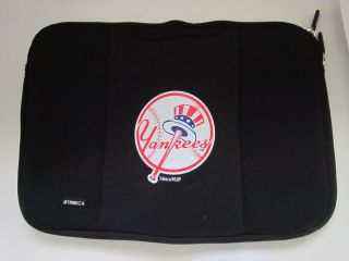 TRIBECA, New York Yankees 15 Lap Top Case for Apple