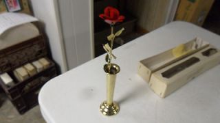 GORGEOUS VINTAGE SEYMOUR MANN RED ROSE IN GOLD COLORED VASE IN BOX