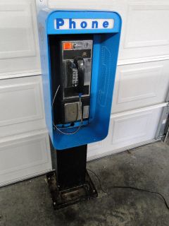 VINTAGE METAL PHONE BOOTH NICE CONDITION