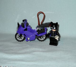 NEW LEGO SUPER HEROES 6858 CAT WOMAN MINIFIGURE WITH CATCYCLE & WHIP