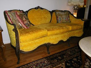 chaise lounge,fainting couch,chair,sofa,settee,lounge chair,chaise 