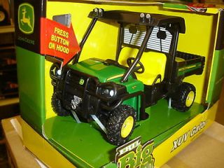 JOHN DEERE 1/16th SCALE BIG FARM 825I GATOR WITH LIGHTS AND SOUND NEW 