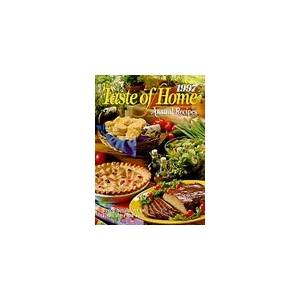 Taste of Homes Treasury of Christmas Recipes by Jean Steiner (2004 