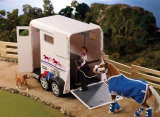 breyer horse trailer in Breyer