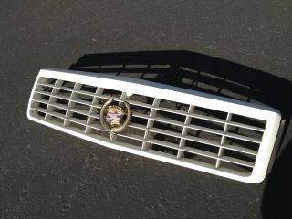 95   02 Cadillac Eldorado Touring Grille with Gold Emblem