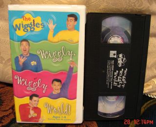 The Wiggles Wiggly, Wiggly World Vhs Video Clamshell 16 Songs 46 