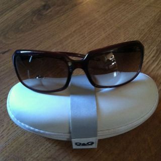 Dolce And Gabbana Sunglasses With Cloth And Case
