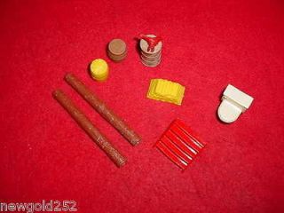 MARX AND OTHER MAKERS PLASTIC PLAY SET ACCESSORIES OLD TOY ODDS & ENDS 