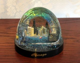 CHICAGO CITY CONCEPTS WATER/ SNOW GLOBE PAPERWEIGHT W/ PEN & PENCIL 