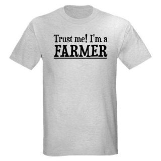 TRUST ME IM A FARMER FARMING FUNNY TRACTOR GARDENING GARDEN T SHIRT
