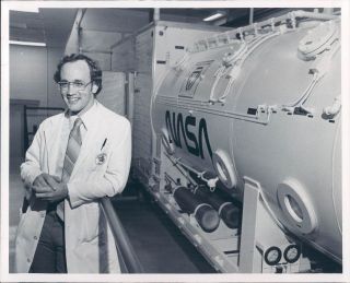 1979 Univ of Florida Gainesville Hyperbaric Chamber, Dr. Tom Poulton 