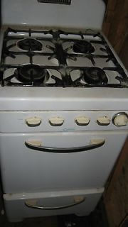 1940/1950s?? CALORIC GAS OVEN STOVE. LOCAL PICK UP ONLY NO 