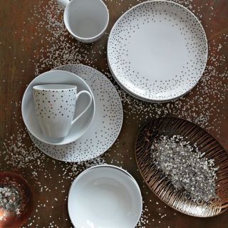 Kamal Snow Dots Dinnerware