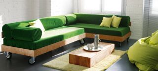 Stilvoll und einladend das Lounge Sofa.