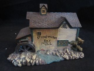 Lang & Wise Town Hall Collectibles Stovington Mill Ceramic Xmas 