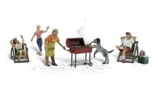 Backyard Barbeque Grill People Dog Scenic Accents HO Scale 187 