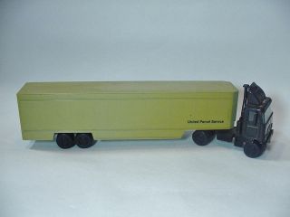 United Parcel Service 40 Feeder Truck    Tractor and Trailer   Tan 