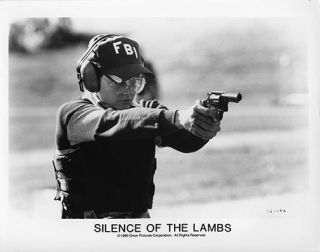 JODIE FOSTER SILENCE OF THE LAMBS FBI HAT AIMING GUN ORIGINAL 8X10 