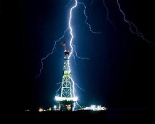 worlds largest land drilling rig hit by lightning 11 x14