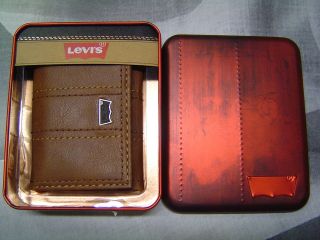 LEVIS METAL BATWING LOGO ON STITCHED LEATHER TRIFOLD WALLET TAN