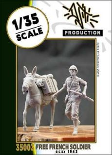 35 Djitis Production 35003 French Soldier w/mule