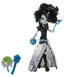 Monster High Doll GHOULS RULE Frankie Stein Mardi Gras Mask Fashion 