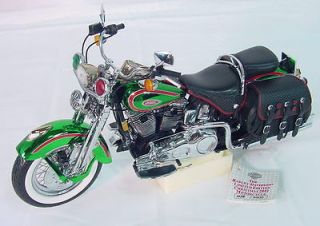   10 Scale HARLEY DAVIDSON 2001 CHRISTMAS MOTORCYCLE w/ COA & BOX