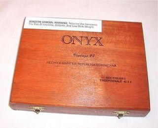 Onyx Collectible Empty Wood Cigar Box Vintage 97 Escepcionale 9x7 