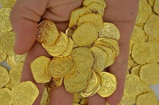 LOT OF 100 ★ SHINY GOLD TOY PIRATE TREASURE COINS ★ ATOCHA 