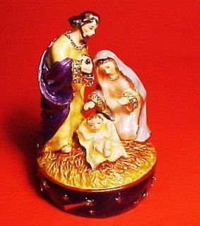 NEW BEJEWELLED ENAMELED NATIVITY HOST PYX BOX WITH SATIN FITTED GIFT 
