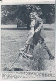 1971 President & 1st Lady Nixon Tree Planting White House Lawn Wire 