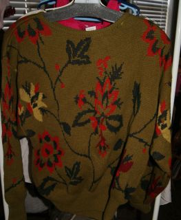   Beautiful Green Floral Sweater, Wool/Acrylic Size M, Smoke Free
