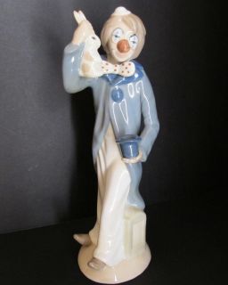   CASADES Clown Pulling Rabbit Out of Hat Figurine made in Spain MINT