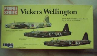 VICKERS WELLINGTON MPC PROFILE SERIES 1/72 SCALE MODEL PLANE
