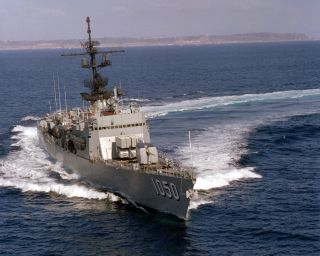 USS Albert Davis de 1050 Westpac Deployment Cruise Book Year L0G 71 72 