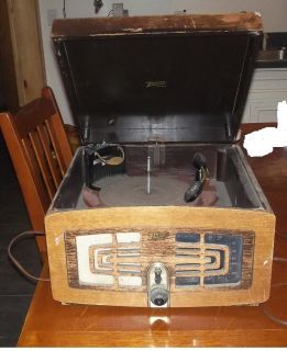 Vintage Zenith Am Radio Record Player in Wood Cabinet c1930s 40S 