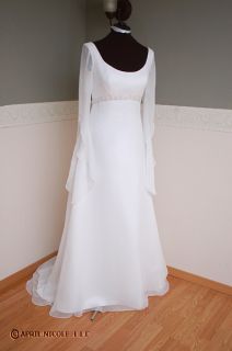 Alfred Angelo R1907 White Chiffon w Oversize Sleeves Wedding Dress 