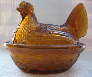 Atterbury 5 AMBER Transparent Hen on Nest Glass Covered Dish
