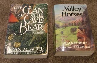 Jean M Auel RARE Clan of The Cave Bear 1st Valley of Horses Hodder 