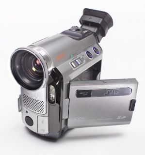 JVC GR DZ7U 3000x Digital Zoom Digital Video Camera