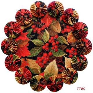 Last Autumn Berry Harvest Leaves Fabric YoYo Candle Mat Table 