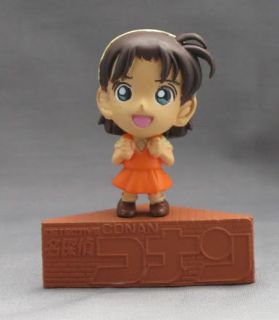 Ayumi is 5 cm tall. Base stand and Minibook are included. Box is not 