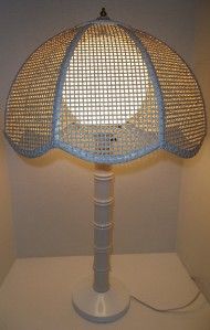   60s 70s Mod Hollywood Regency Wicker Rattan Bamboo Style Table Lamp
