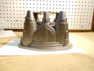New Nordic Ware Palace Royale Bundt Castle Design Great for Cakes 