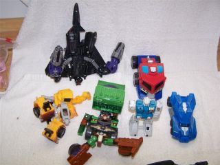 HUGE LOT OF DIFFERENT ACTION FIGURE OR TOY TRANSFORMERS ROBOTS CARS 