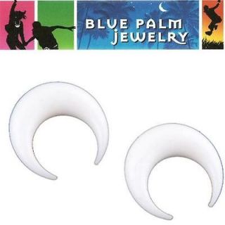 Pair of White Silicone Flexible Pinchers Plugs Stretcher Taper Pick 