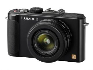 Panasonic LUMIX DMC LX7 10.1 MP Digital Camera   Black Kit w ASPH 24 