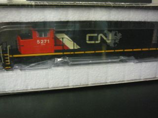 HO SD40 2W LOCOMOTIVE WITH SOUND CN CONTINENT   INTERMOUNTAIN # 49302S 