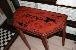 Vintage Hardwood Side End Table Pedestal Base Antique, distress dark 